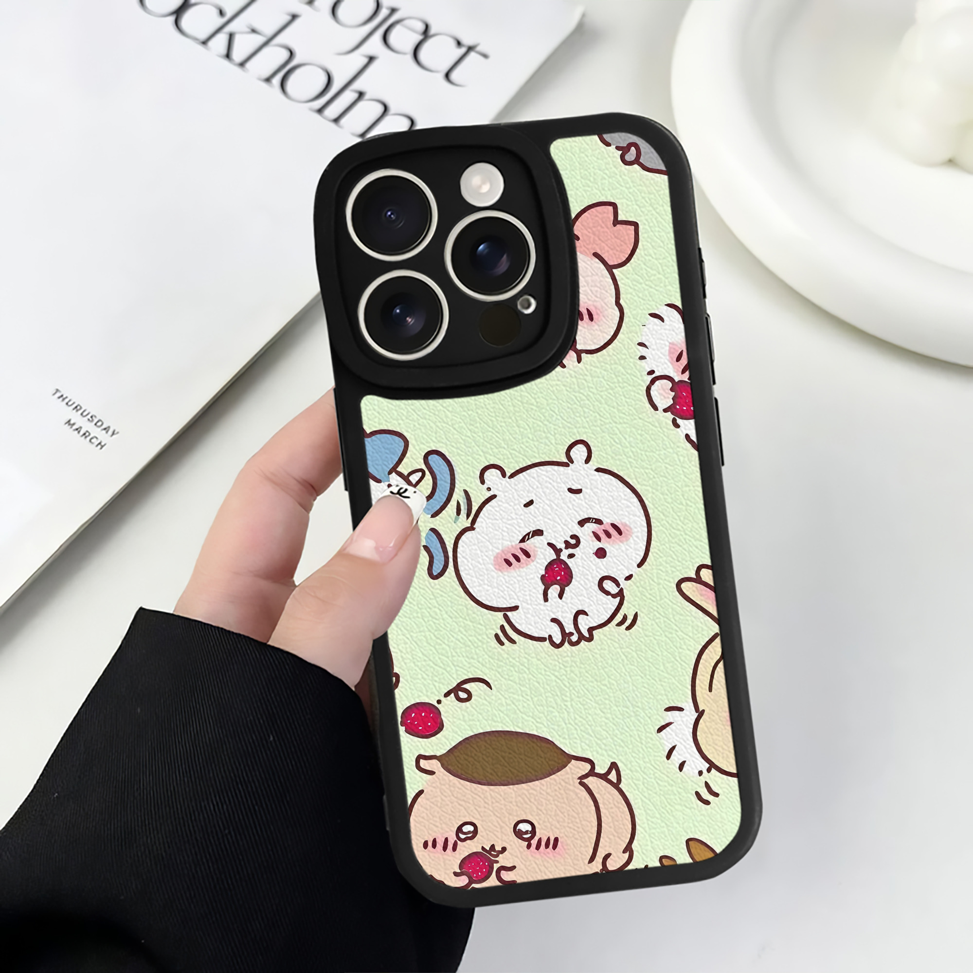 （画像用） ちいかわ Chii-kawa 【iPhone 16シリーズ対応】シリコンスマホケース（レザー調） 材質：シリコン